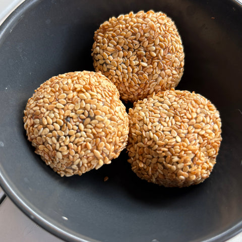 Sesam Mochi - Japanisches Dessert