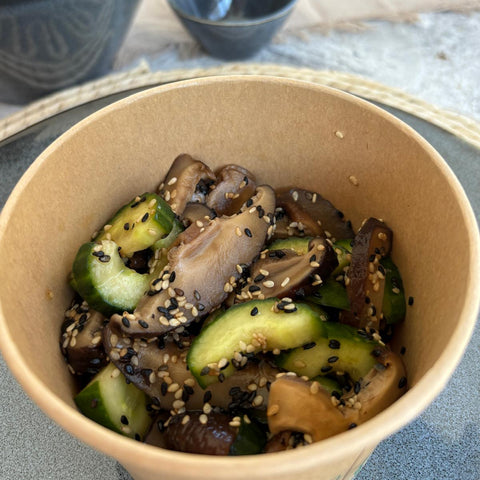 Gurke-Shiitake-Sesam-Salat