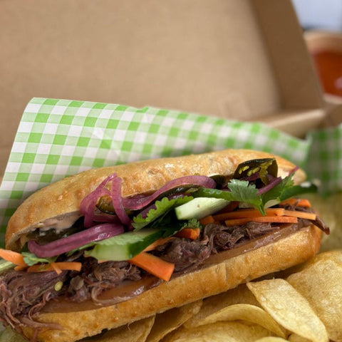 Deluxe Banh Mi mit Dipping Soße